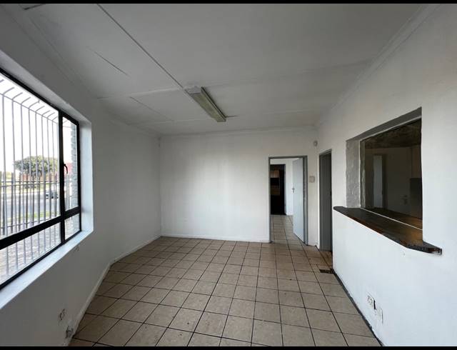 480M² WAREHOUSE TO LET IN PAROW INDUSTRIAL
